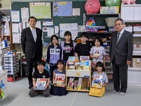ロータリークラブ 図書寄贈