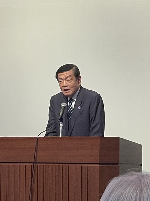 伊東良孝内閣府特命担当大臣