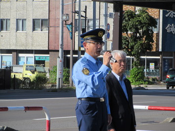 一斉旗の波運動
