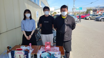 コープさっぽろ前(市役所保健福祉部の皆さん)