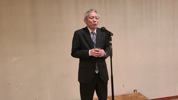 祝杯:中村経済部長