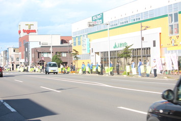 一斉旗の波運動